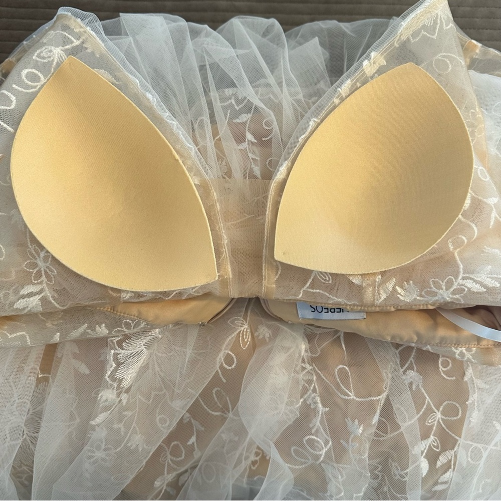 Hebeos White Nude A-line Appliqué Tulle Illusion Princess Wedding Gown - Picture 12 of 16
